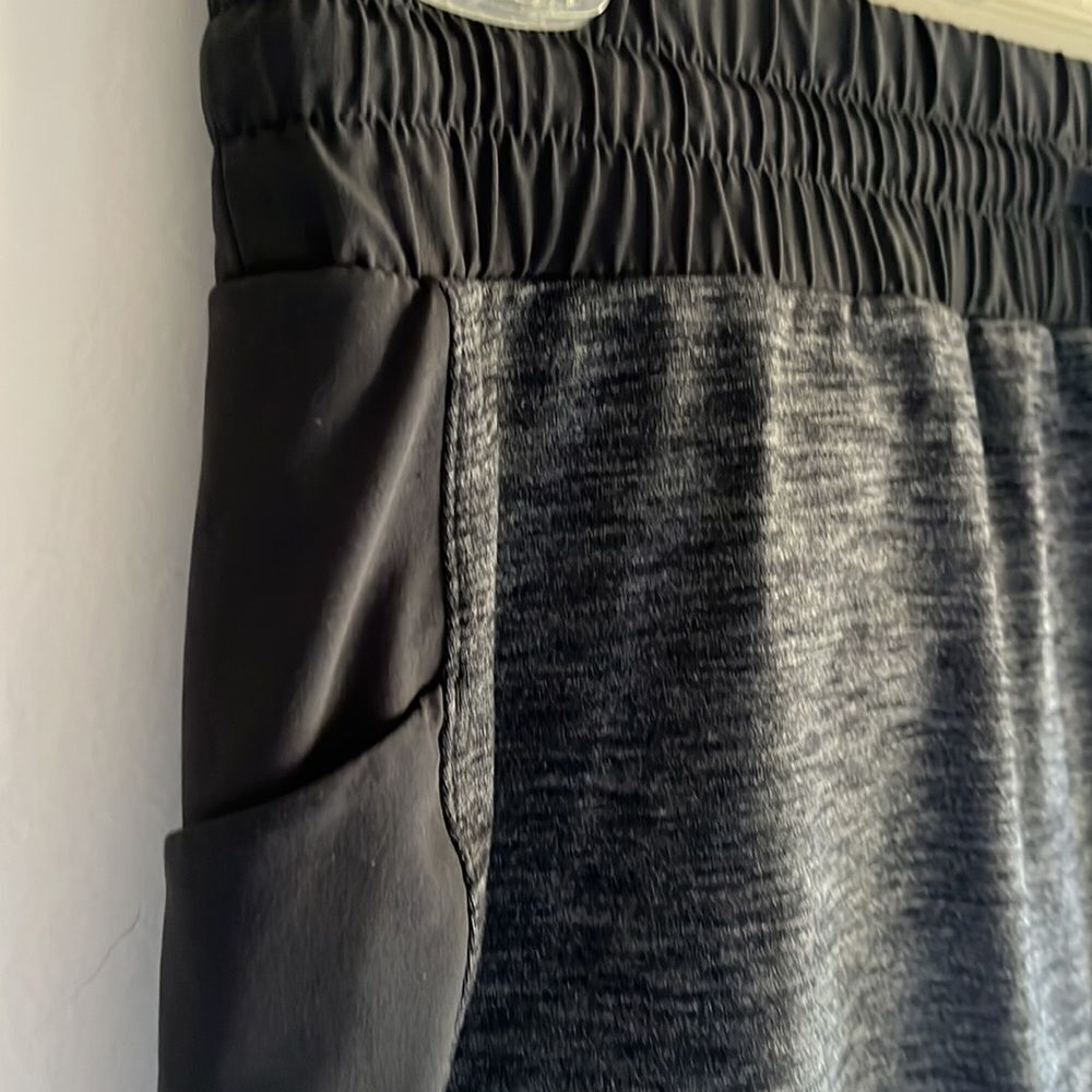 Excellent Condition Athleta Excursion Hybrid Larg… - image 5